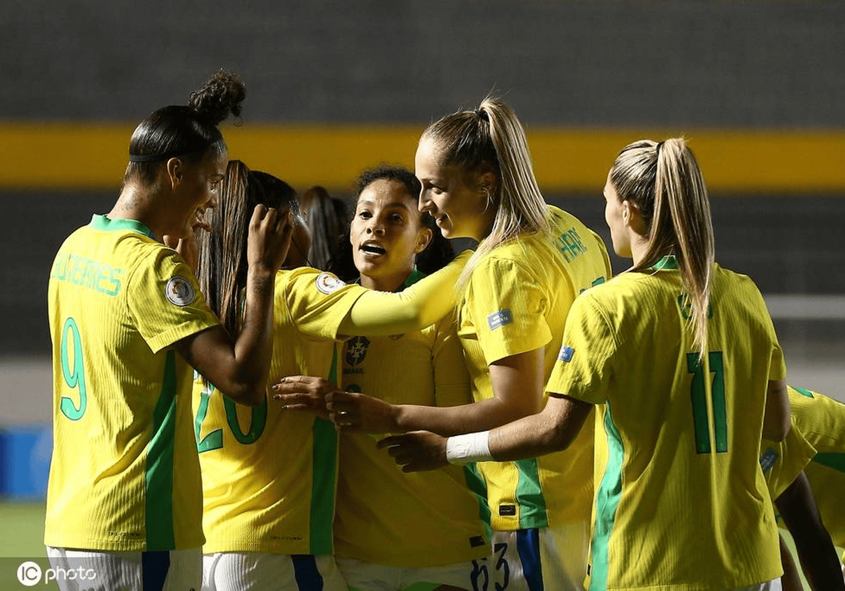 开云体育app-巴西女排队击败强敌，晋级四强的简单介绍