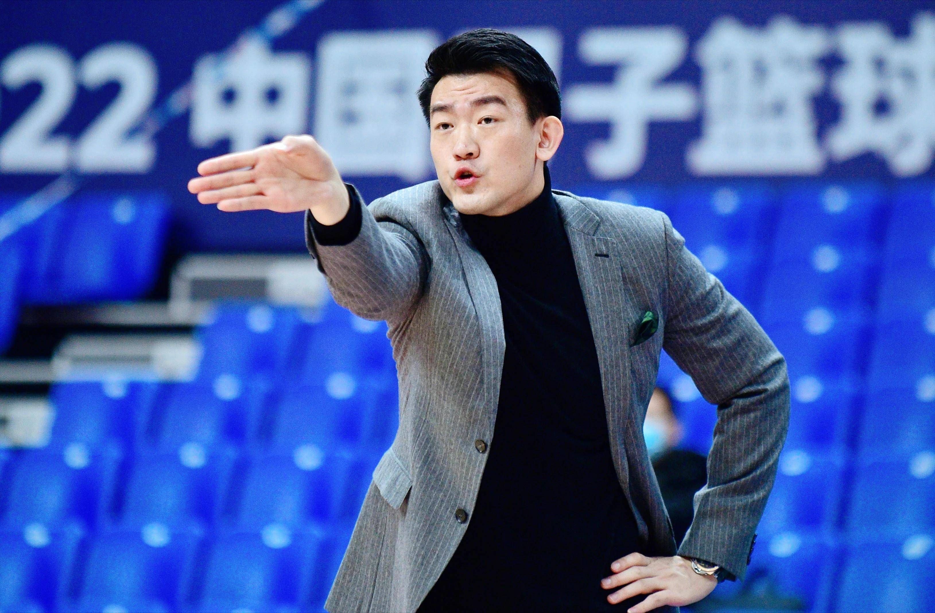 开云体育app-主教练突发伤情，球队备战计划出现变动的简单介绍