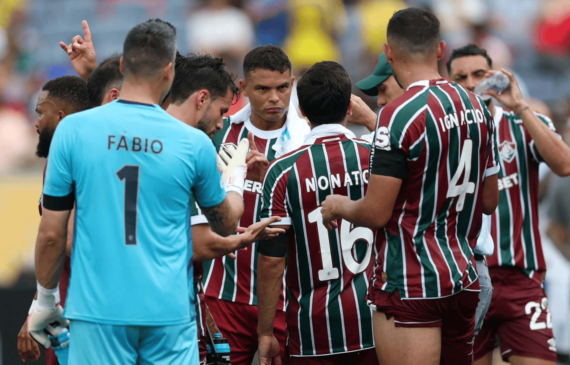 包含勒沃库森完胜罗马，蒂亚戈点燃赛场的词条